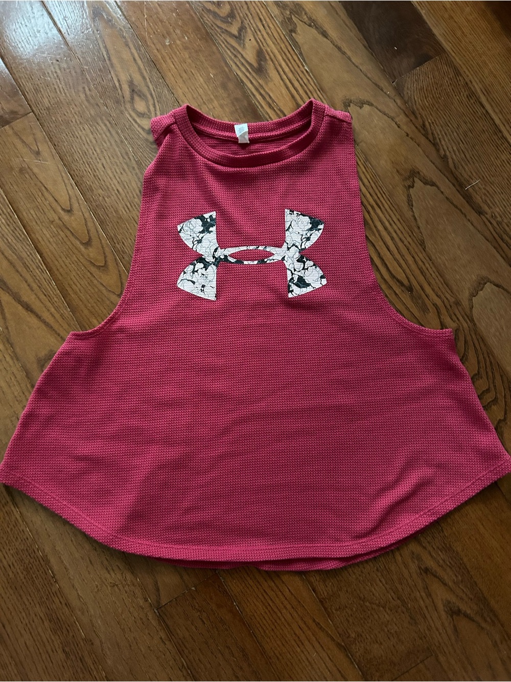 Under Armour baggy large arm hole crop top